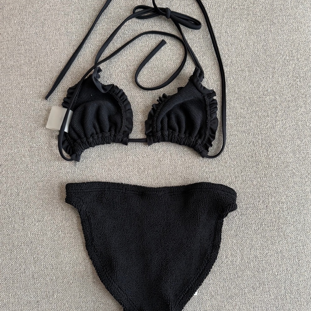 Hunza G Black Textured Ruffle Triangle Bikini Set - Picture 2 of 2